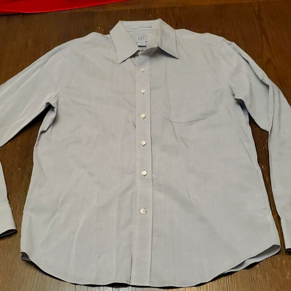 Gap fitted button down shirt